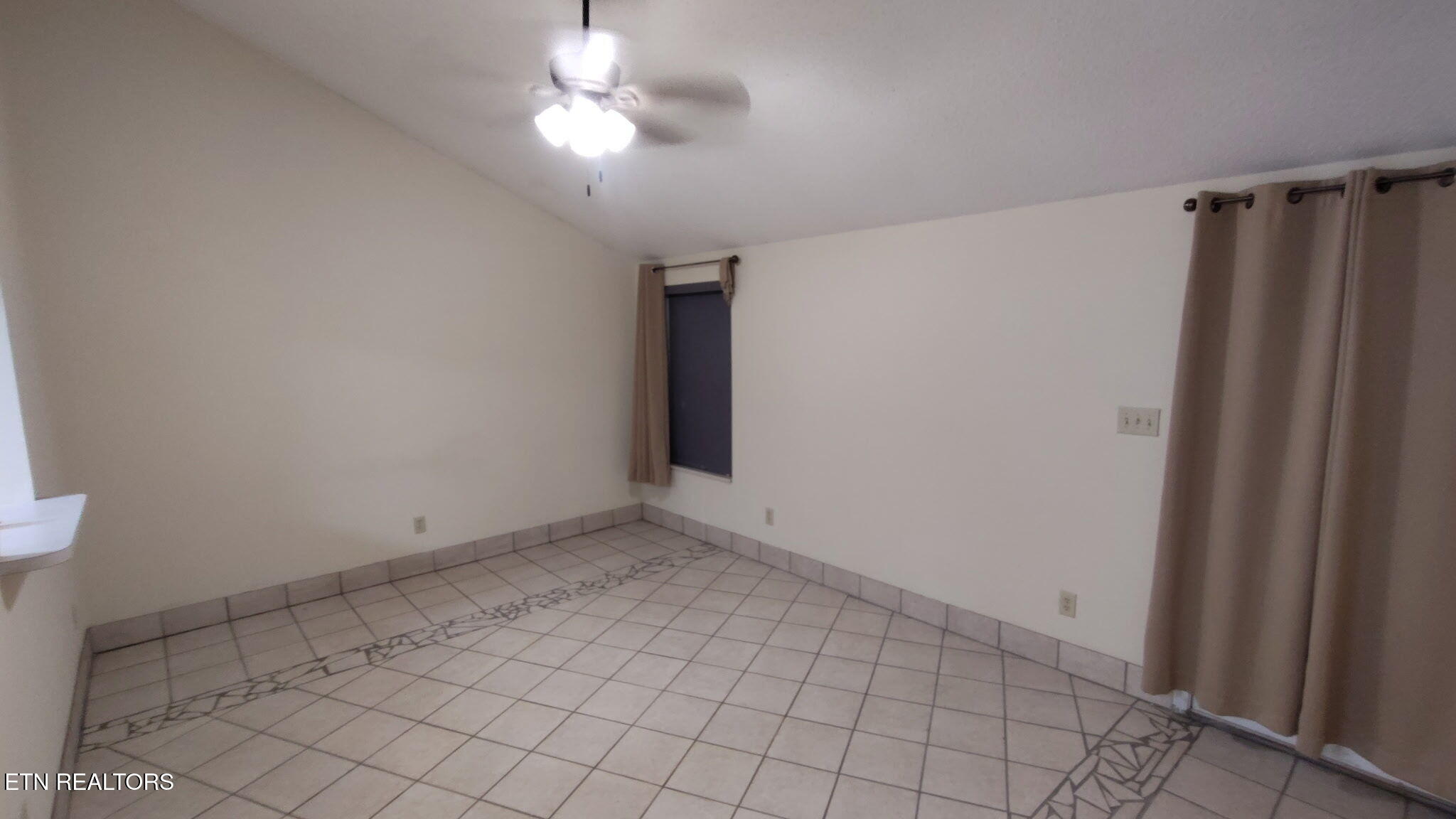 7900 Montbridge Way Powell, TN 37849 - Photo 9 of 12 Living room