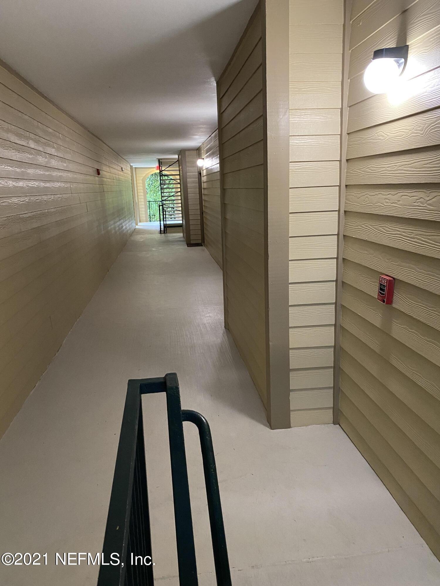 7800 Point Meadows Drive, Unit 422 Jacksonville, FL 32256 - Photo 3 of 38