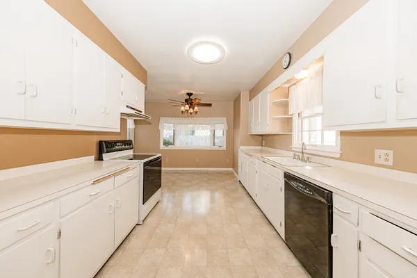 $334,850 | 113 West Water Street, Princeton, WI 54968