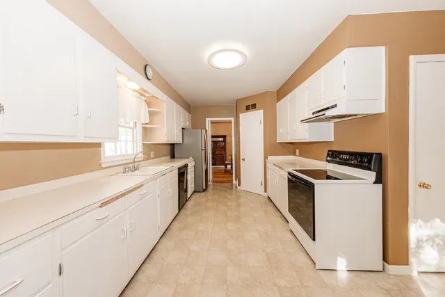 $334,850 | 113 West Water Street, Princeton, WI 54968