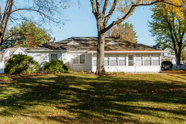 $334,850 | 113 West Water Street, Princeton, WI 54968