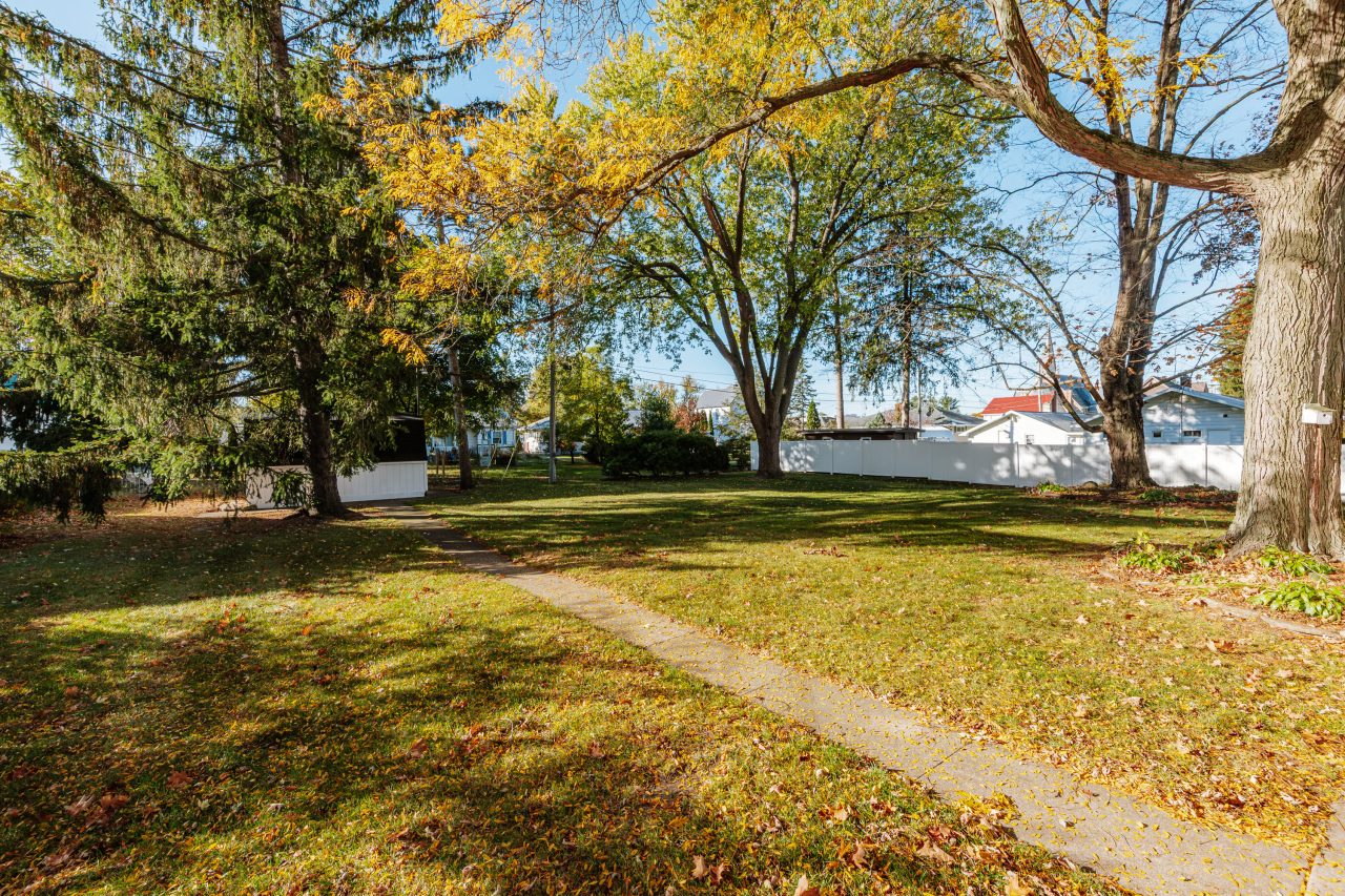 113 West Water Street Princeton, WI 54968 - Photo 32 of 42 great yard