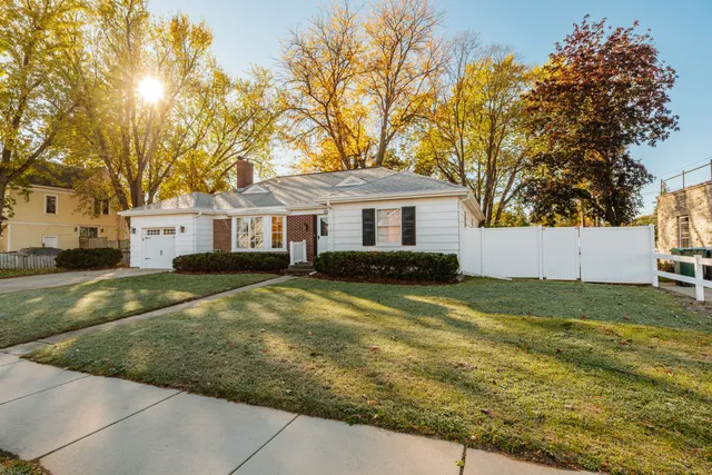 $334,850 | 113 West Water Street, Princeton, WI 54968