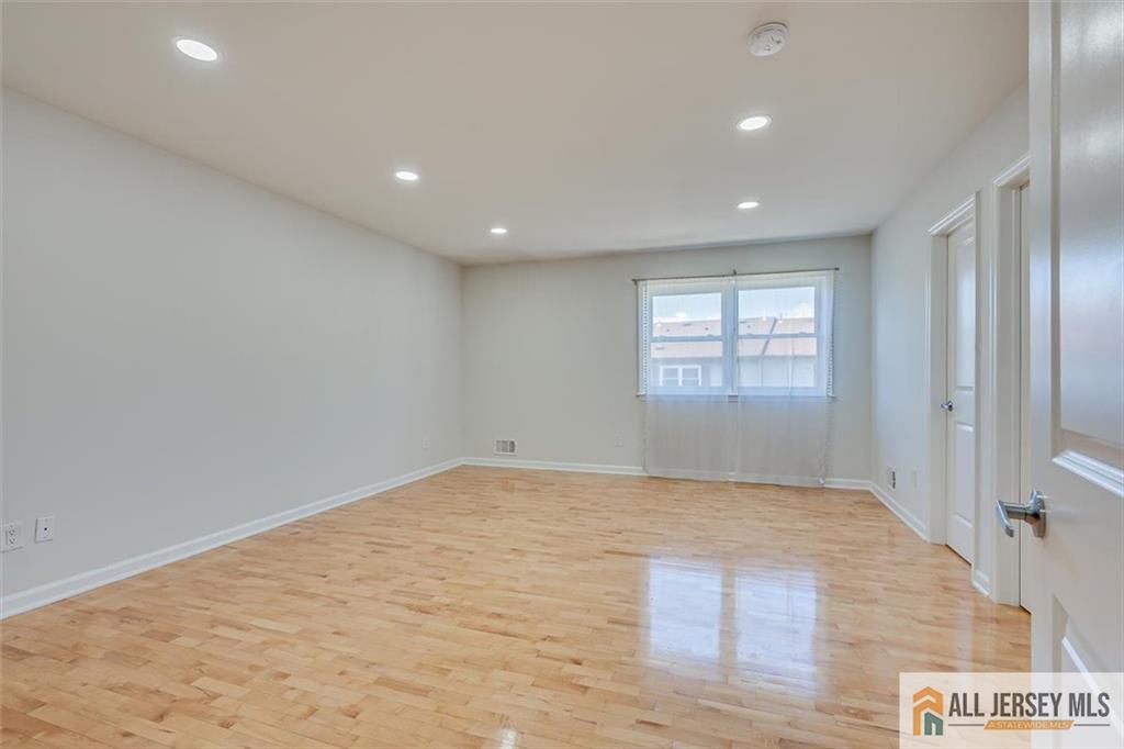 3406 Hana Road Edison, NJ 08817 - Photo 28 of 61