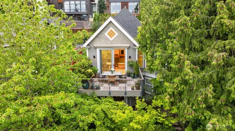 $1,250,000 | 2511 East Roy Street, Seattle, WA 98112