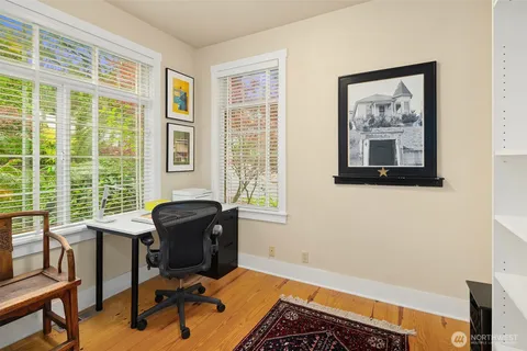 $1,250,000 | 2511 East Roy Street, Seattle, WA 98112