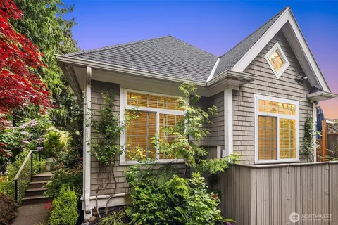 $1,250,000 | 2511 East Roy Street, Seattle, WA 98112