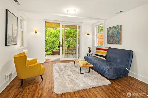 $1,250,000 | 2511 East Roy Street, Seattle, WA 98112