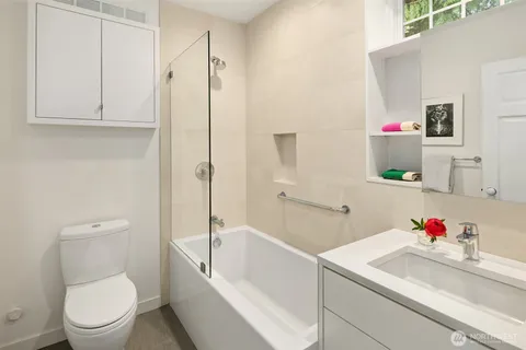 $1,250,000 | 2511 East Roy Street, Seattle, WA 98112