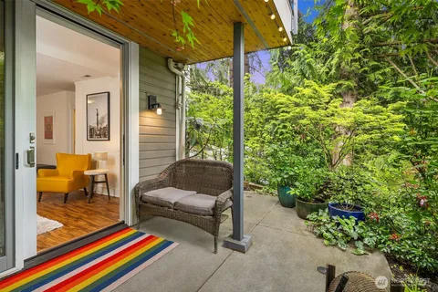 $1,250,000 | 2511 East Roy Street, Seattle, WA 98112