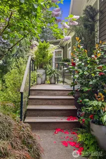 $1,250,000 | 2511 East Roy Street, Seattle, WA 98112