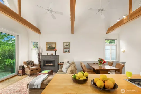 $1,250,000 | 2511 East Roy Street, Seattle, WA 98112