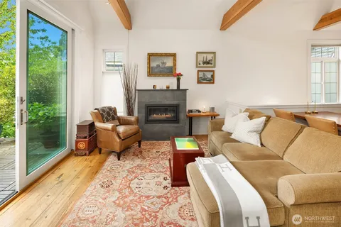 $1,250,000 | 2511 East Roy Street, Seattle, WA 98112