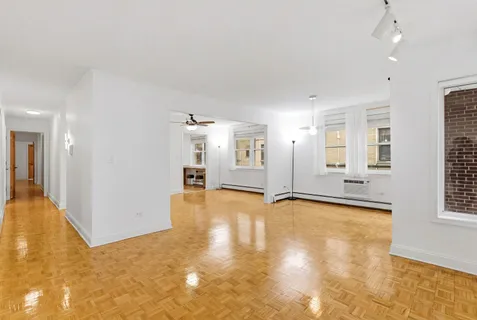 $500,000 | 1310 Maple Avenue, Unit 2C, Evanston, IL 60201