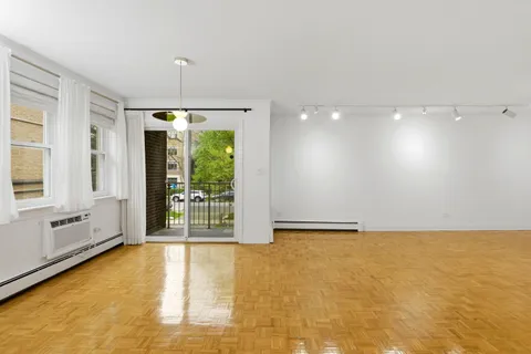 $500,000 | 1310 Maple Avenue, Unit 2C, Evanston, IL 60201