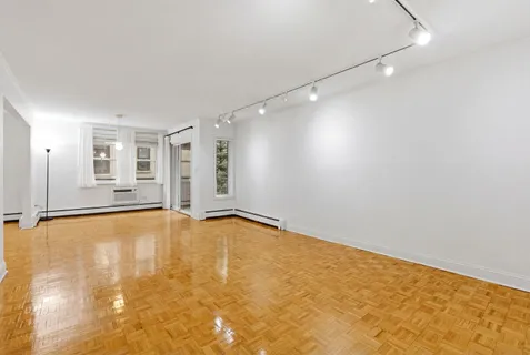 $500,000 | 1310 Maple Avenue, Unit 2C, Evanston, IL 60201