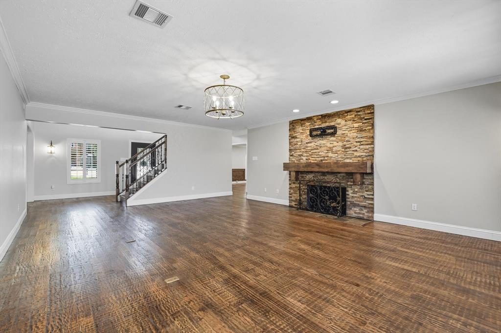 7632 Tallow Drive Irving, TX 75063 - Photo 11 of 40 Main Living area