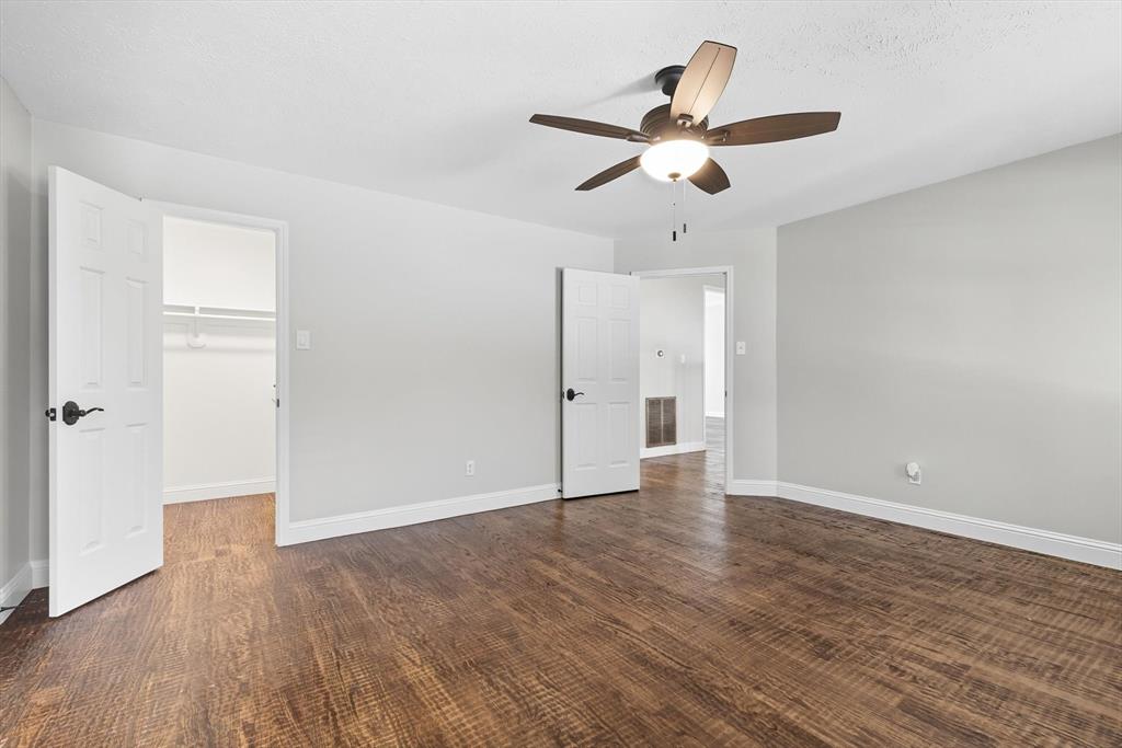 7632 Tallow Drive Irving, TX 75063 - Photo 21 of 40 Secondary Bedroom Upstairs