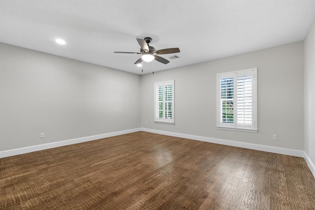 7632 Tallow Drive Irving, TX 75063 - Photo 25 of 40 Secondary Bedroom Upstairs