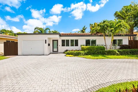 $1,095,000 | 2043 Northeast 29th Street, Fort Lauderdale, FL 33306