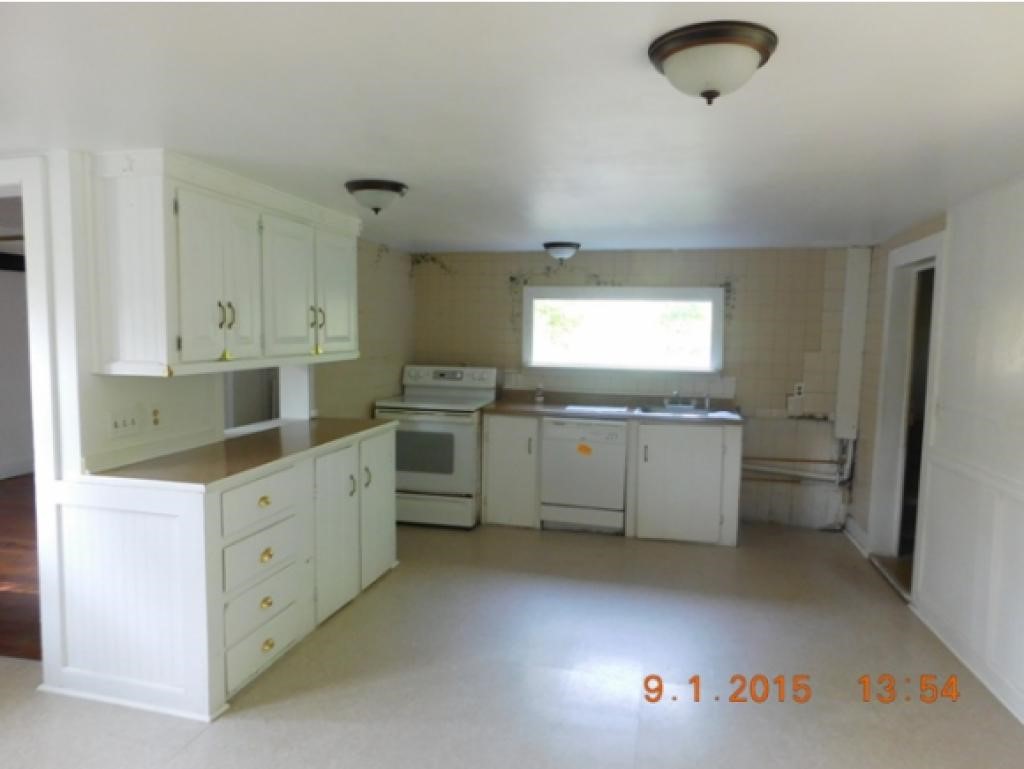 20 Chester Road Springfield, VT 05156 - Photo 5 of 10