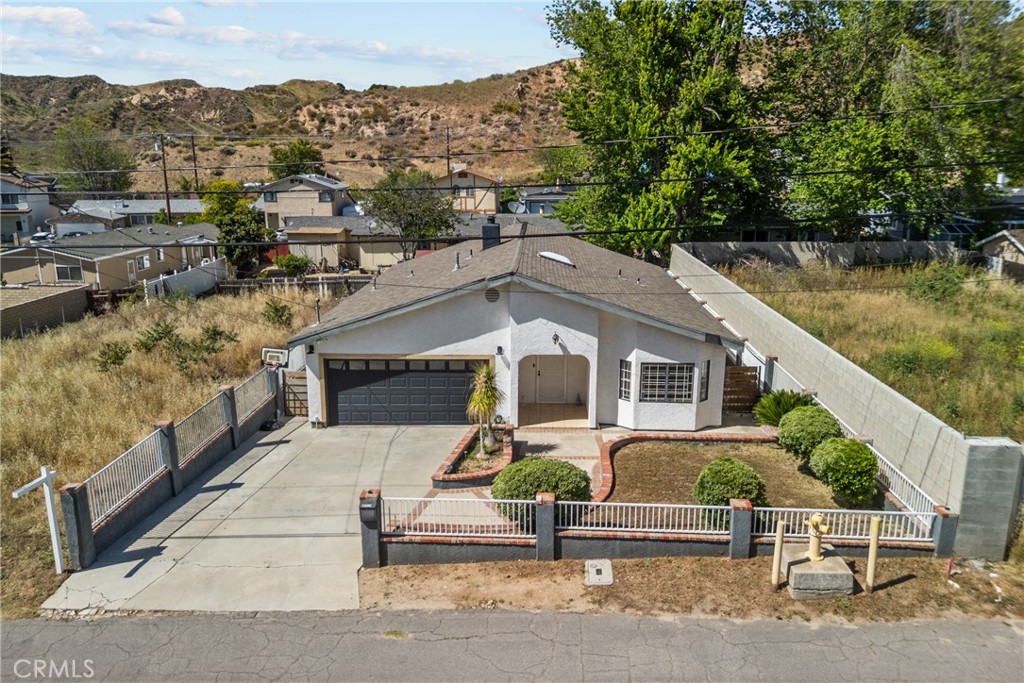 29721 Hunstock Street Castaic, CA 91384 - Photo 1 of 32