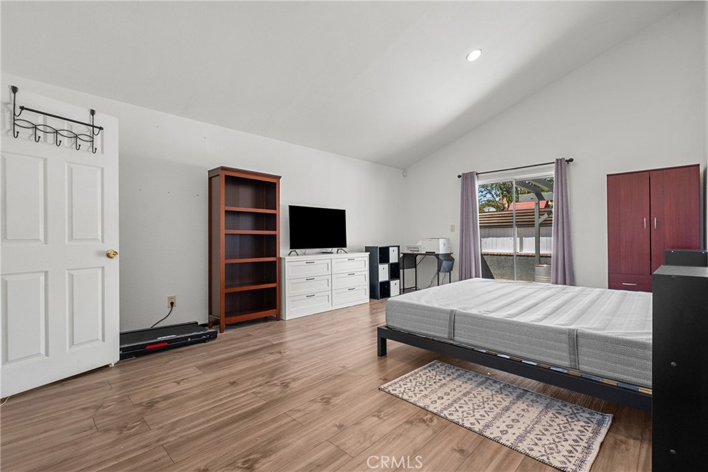 29721 Hunstock Street Castaic, CA 91384 - Photo 13 of 32 Large Primary bedroom