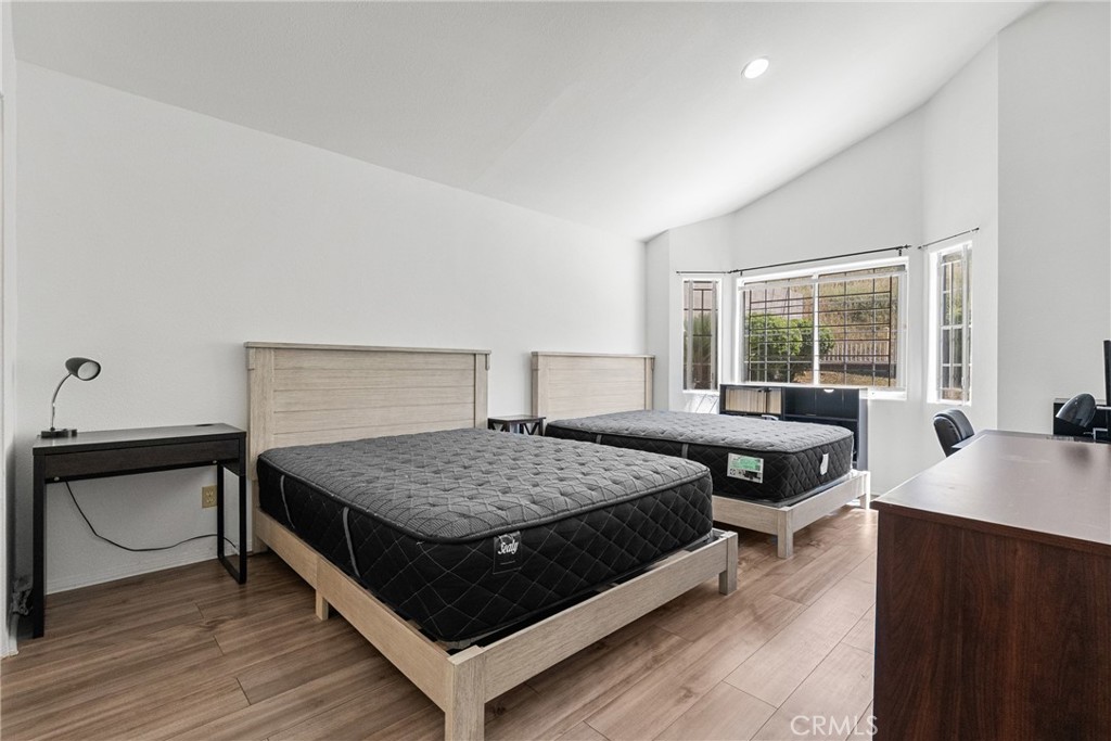 29721 Hunstock Street Castaic, CA 91384 - Photo 16 of 32 Extra large secondary bedroom