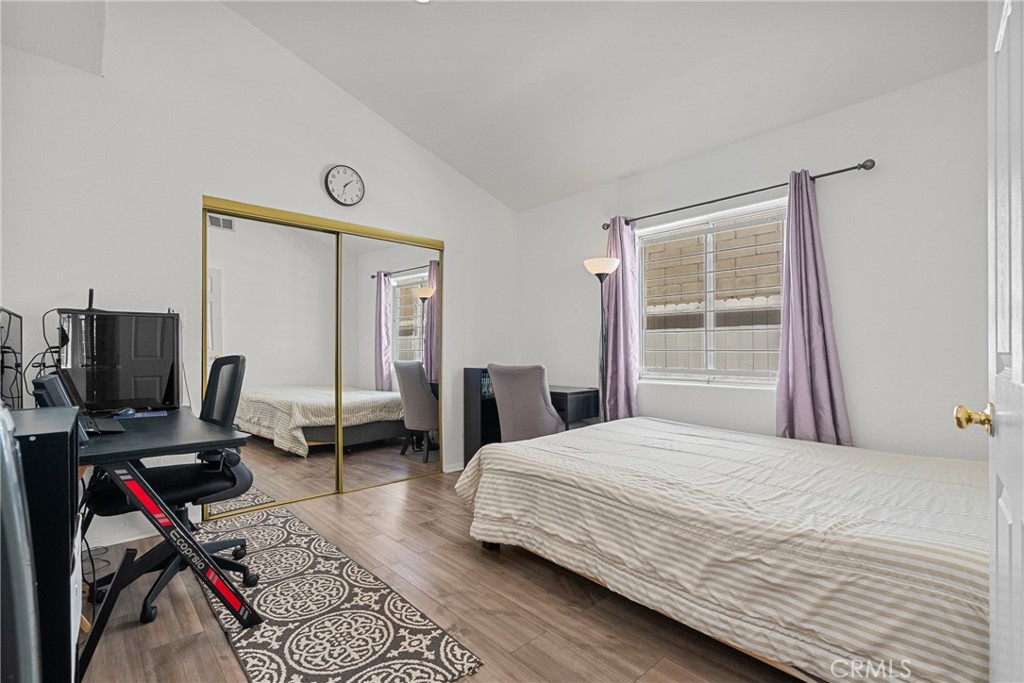 29721 Hunstock Street Castaic, CA 91384 - Photo 18 of 32 Large secondary bedroom