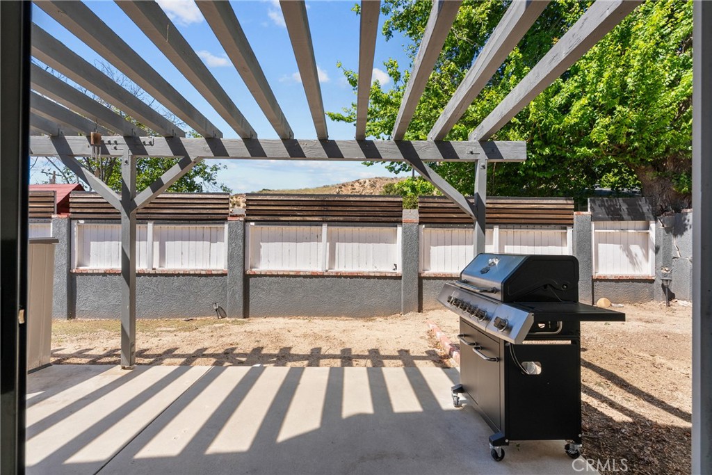 29721 Hunstock Street Castaic, CA 91384 - Photo 20 of 32