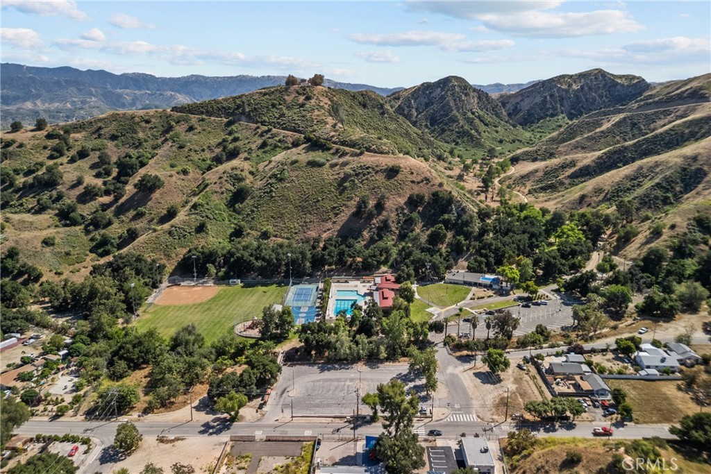 29721 Hunstock Street Castaic, CA 91384 - Photo 24 of 32 Community Park