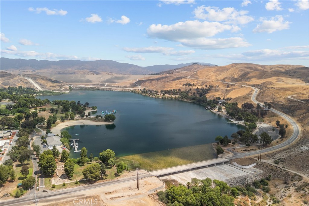 29721 Hunstock Street Castaic, CA 91384 - Photo 28 of 32 Castaic Lake