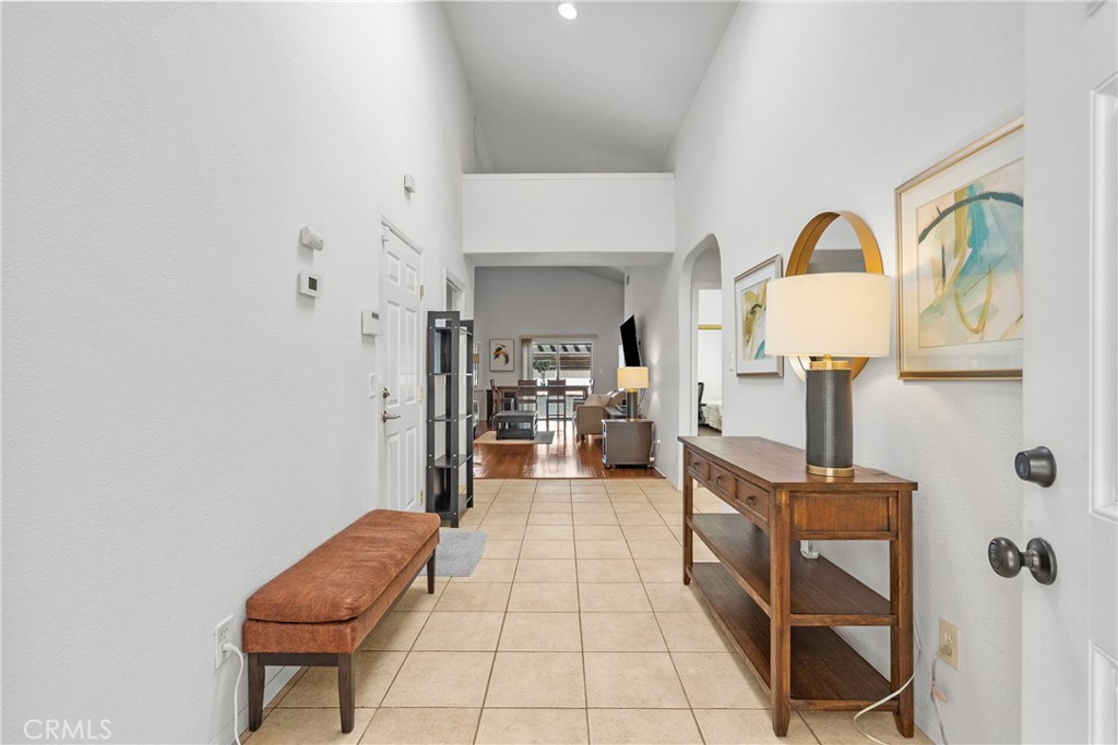 29721 Hunstock Street Castaic, CA 91384 - Photo 4 of 32