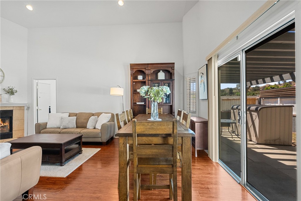 29721 Hunstock Street Castaic, CA 91384 - Photo 9 of 32