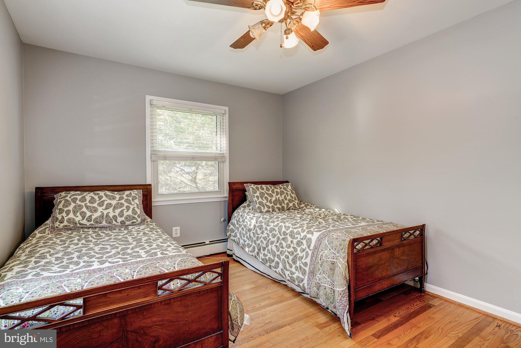 3108 Russell Road Alexandria, VA 22305 - Photo 21 of 45 2nd upstairs bedroom