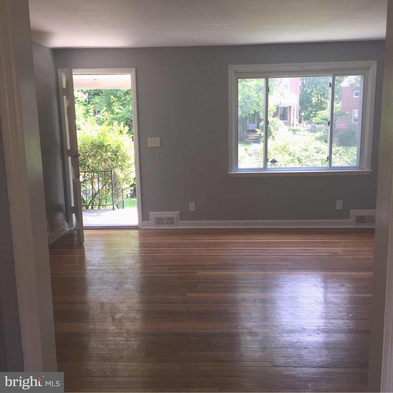 1609 Pentwood Road Baltimore, MD 21239 - Photo 4 of 8 Living Room