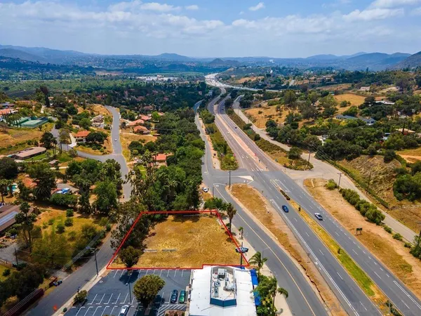 $1,795,000 | 2690 South Escondido Boulevard, Escondido, CA 92025