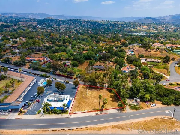 $1,795,000 | 2690 South Escondido Boulevard, Escondido, CA 92025
