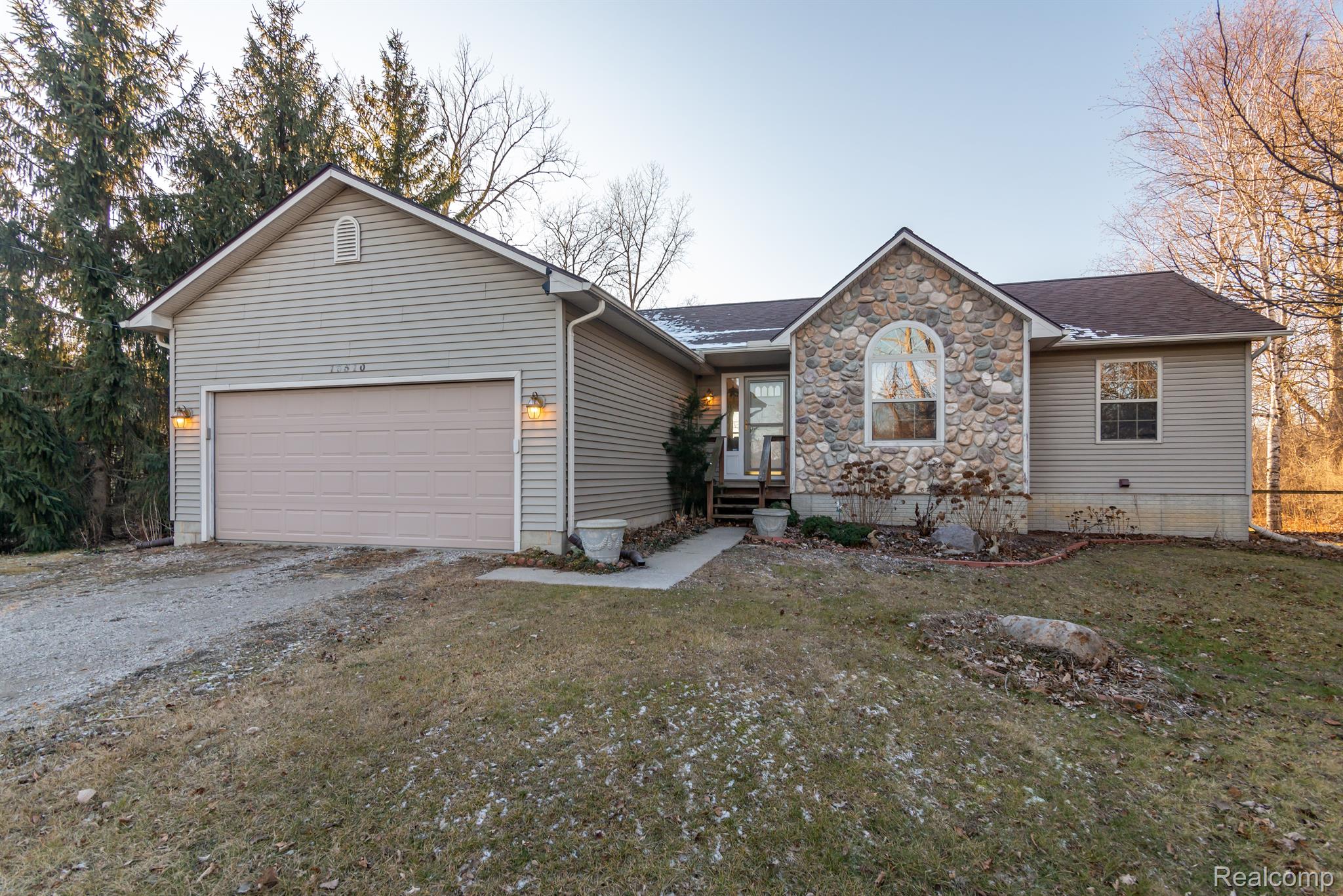 13510 Torrey Road Fenton, MI 48430 - Photo 1 of 32 Gallery Image 1