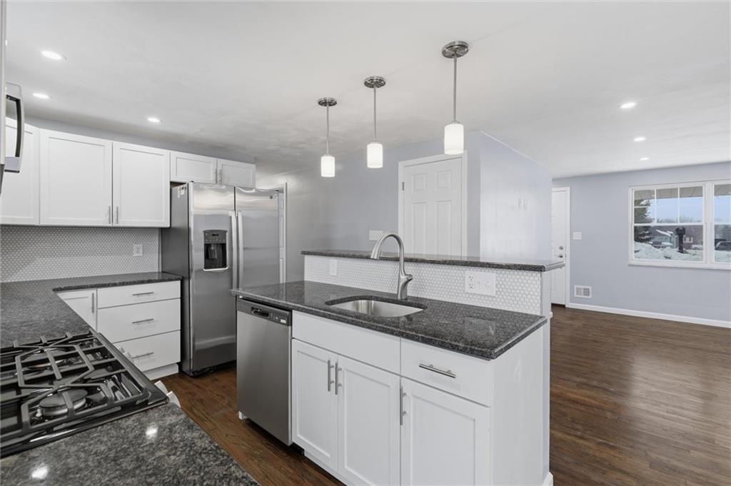 210 Seanor Road Irwin, PA 15642 - Photo 12 of 50