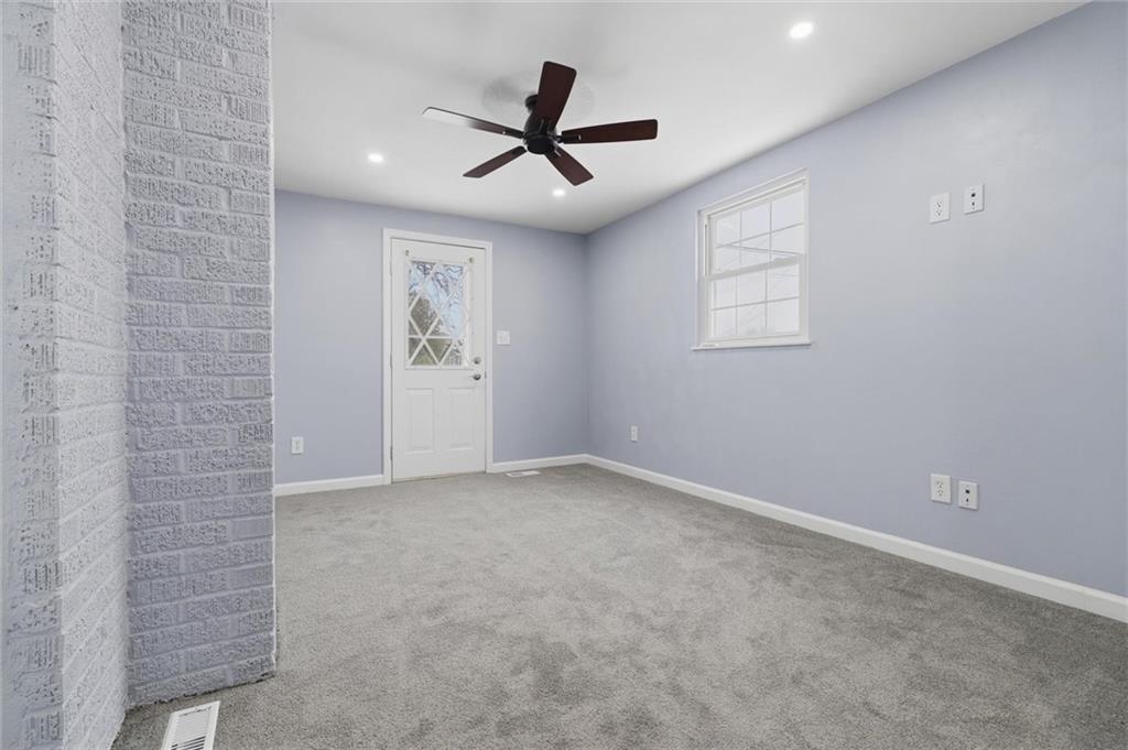 210 Seanor Road Irwin, PA 15642 - Photo 17 of 50