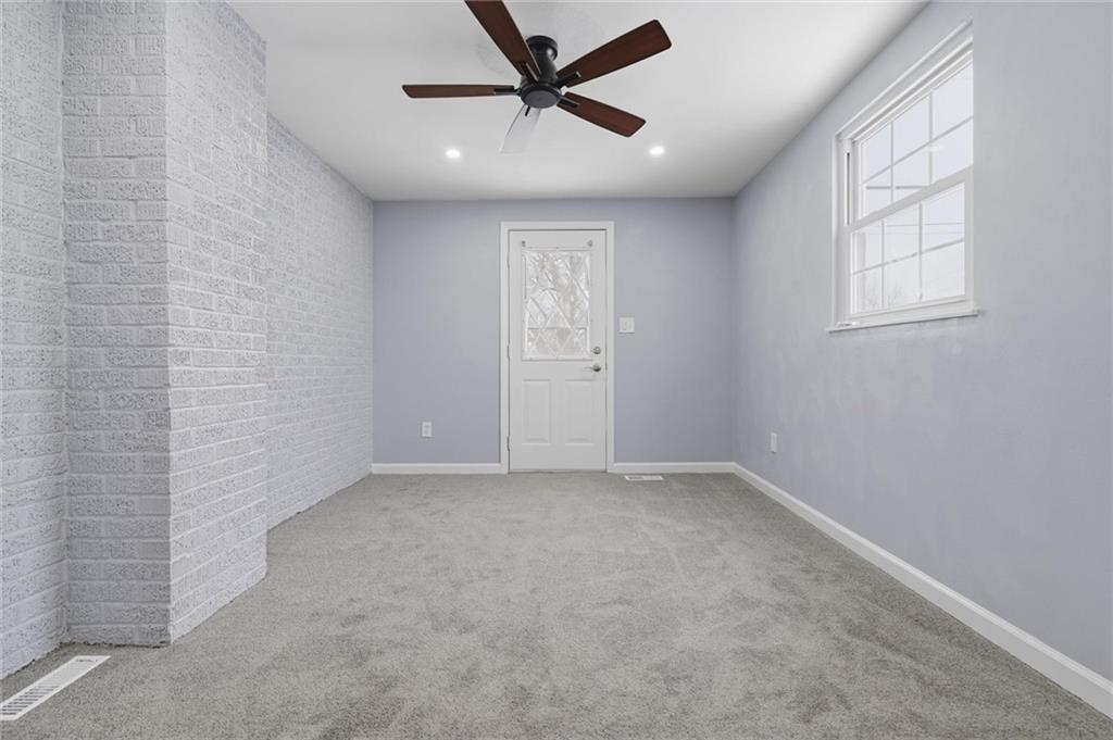 210 Seanor Road Irwin, PA 15642 - Photo 18 of 50