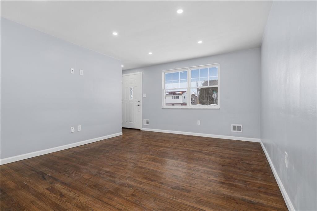 210 Seanor Road Irwin, PA 15642 - Photo 5 of 50