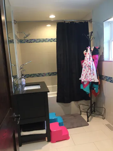 $3,900 | 9059 Oneill Drive, Burr Ridge, IL 60527