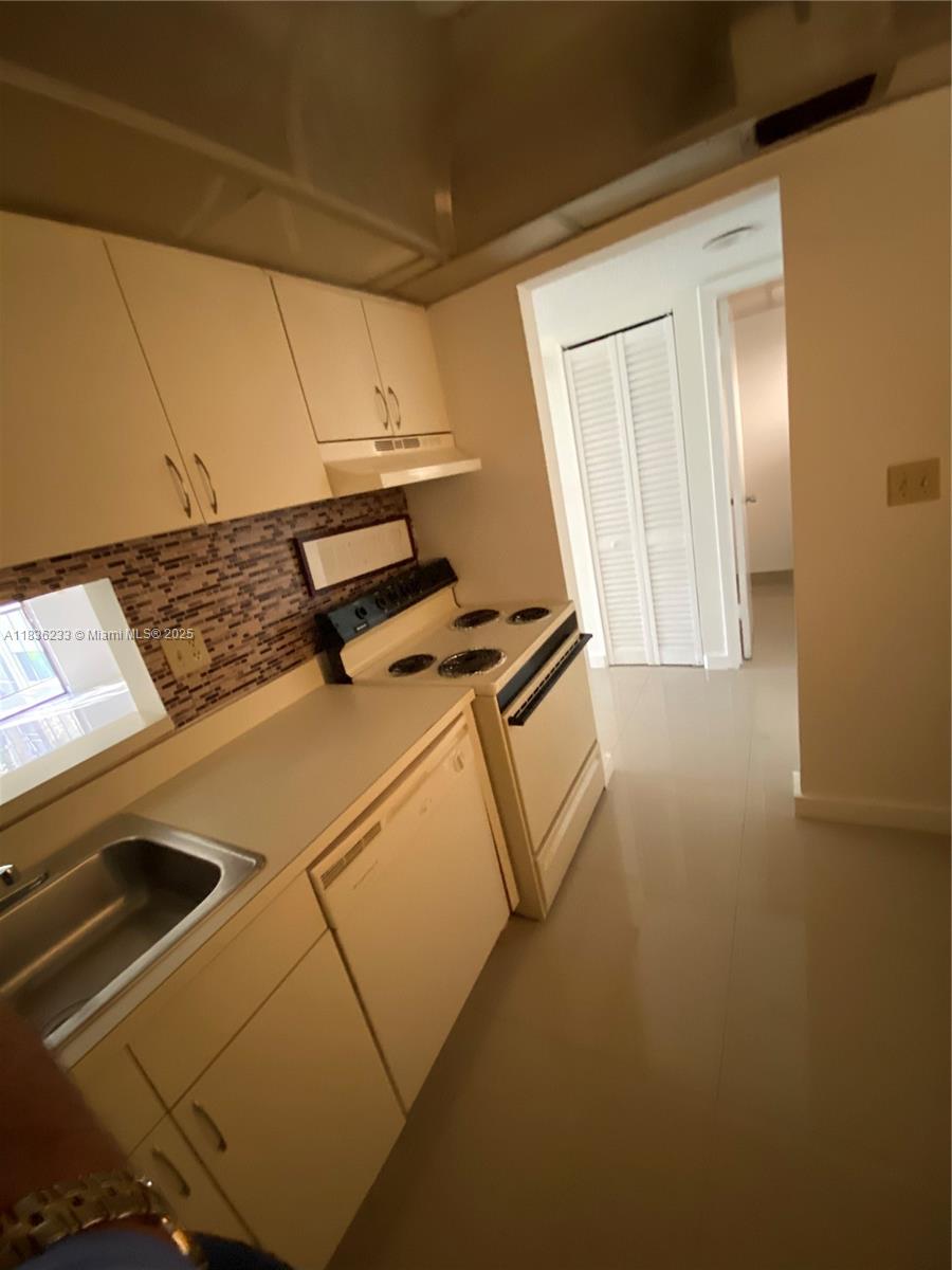 8015 Southwest 107th Avenue, Unit 209 Miami, FL 33173 - Photo 18 of 43