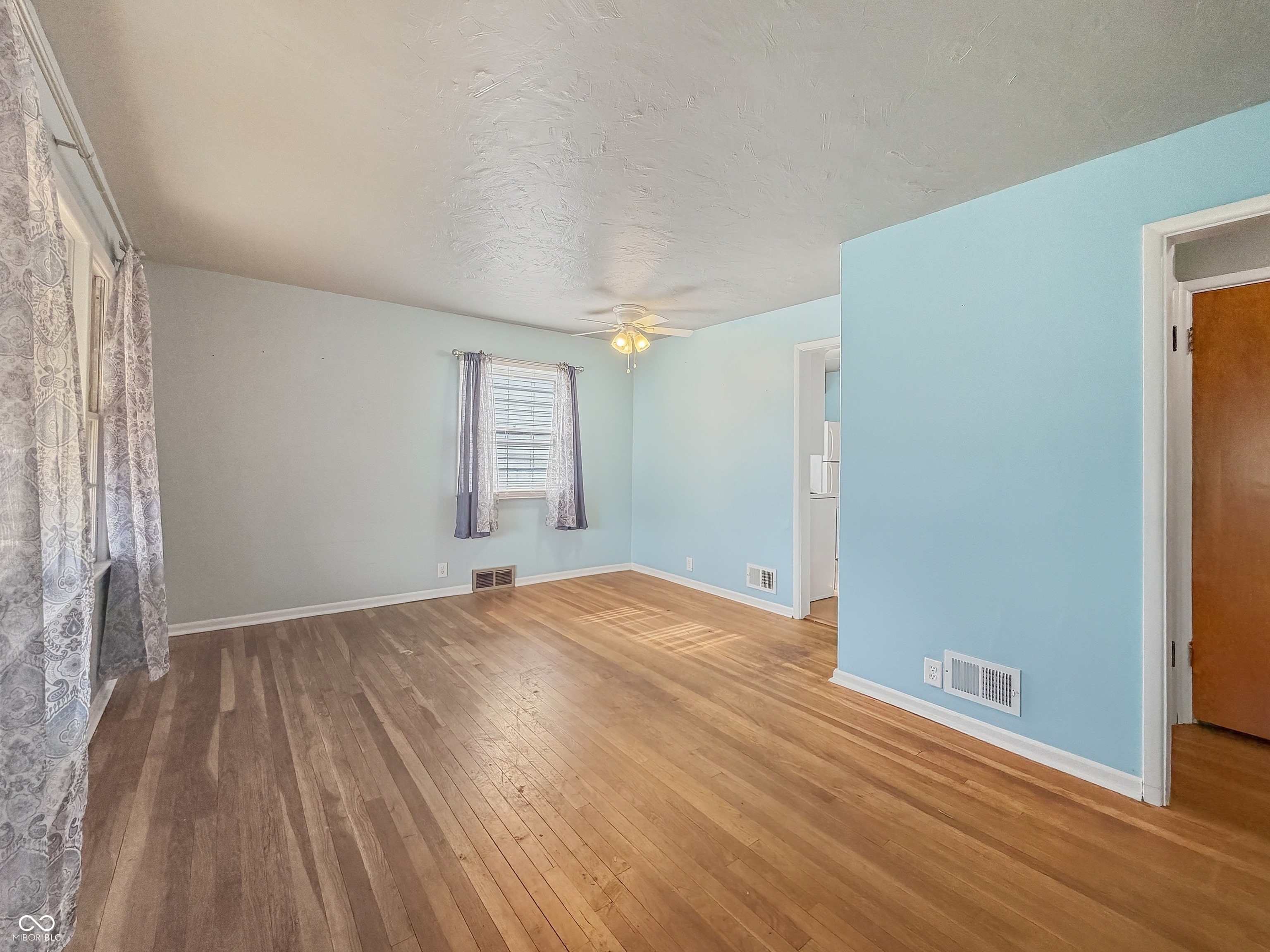 618 South Butler Avenue Indianapolis, IN 46219 - Photo 16 of 35