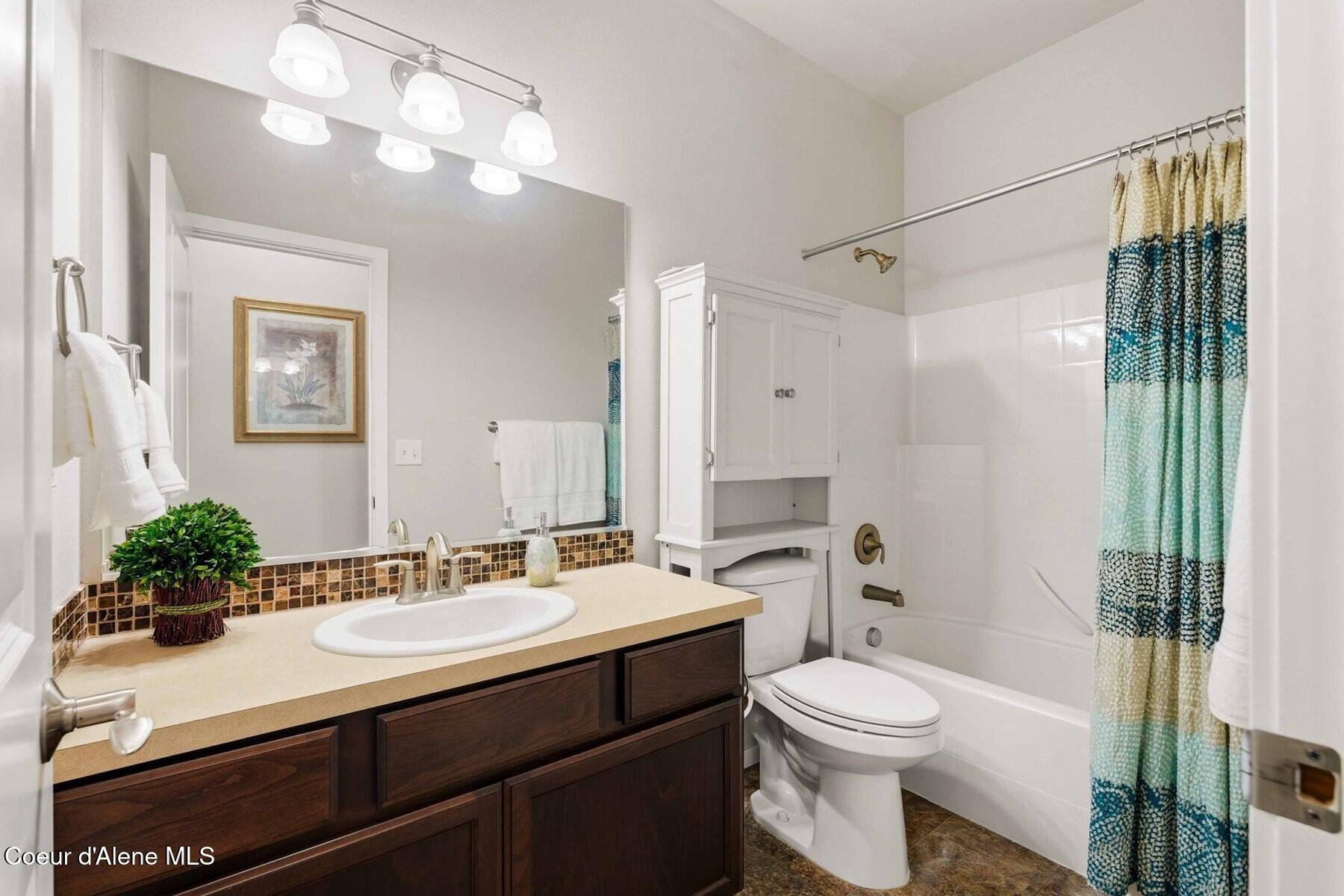 6861 Cornwall Street Coeur D'Alene, ID 83815 - Photo 18 of 25 Guest Bathroom