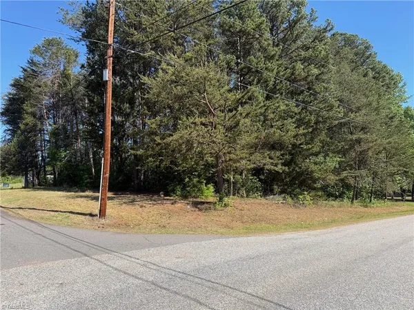 $40,000 | 400 Lyons Drive, Clemmons, NC 27012