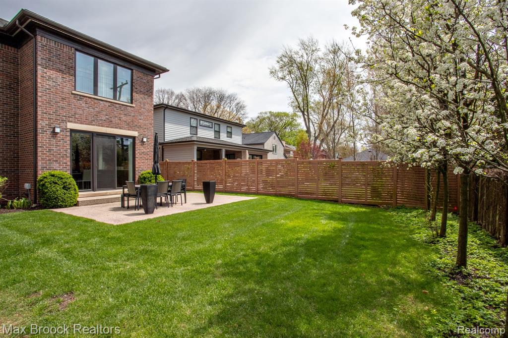 25925 York Road Royal Oak, MI 48067 - Photo 27 of 88