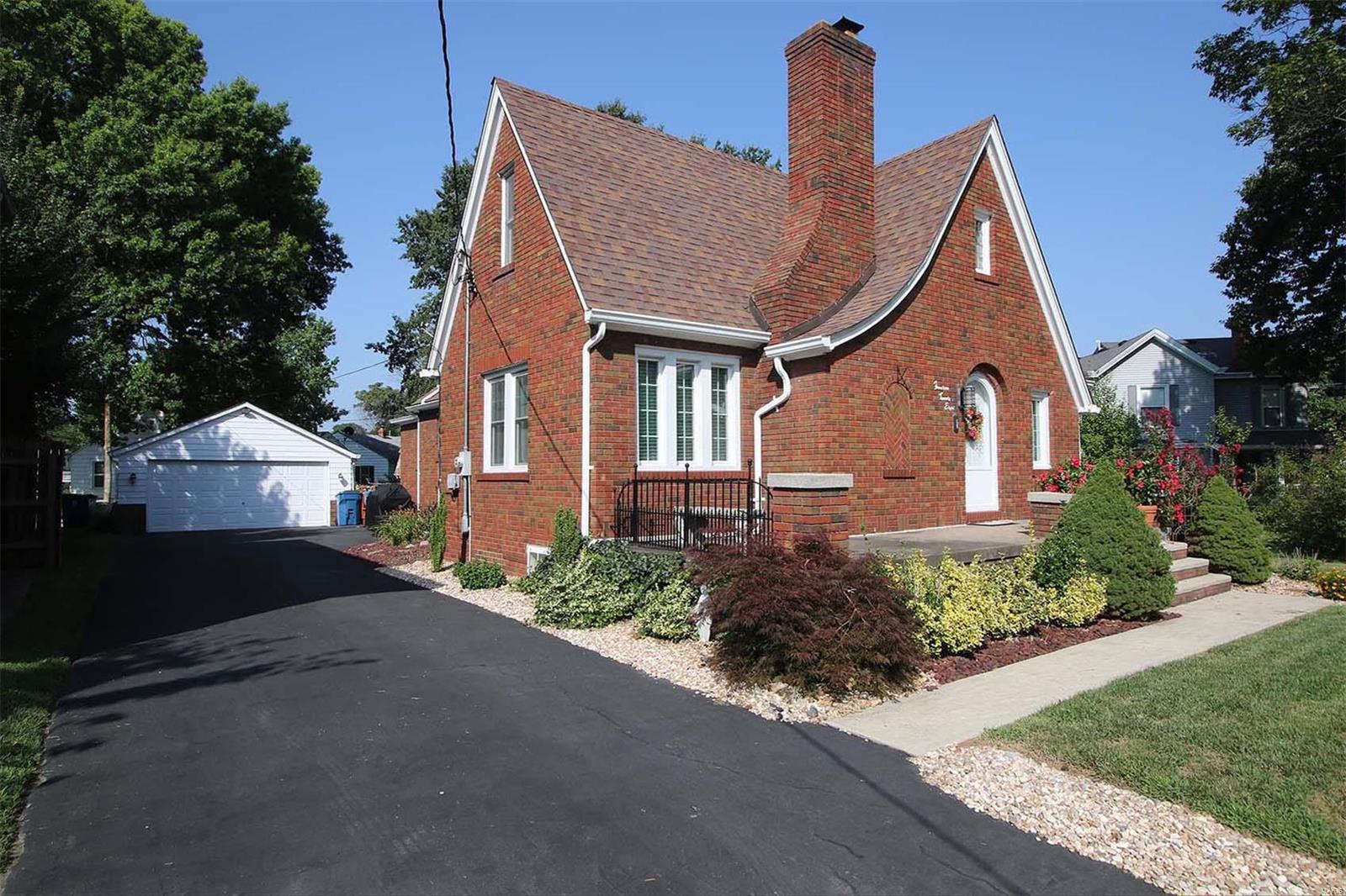 1428 Milton Road Alton, IL 62002 - Photo 9 of 22 Gallery Image 9